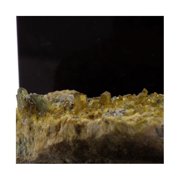 Epidote 419.1 carats