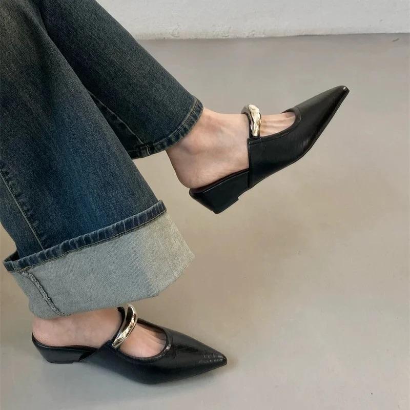 Женские шлепанцы с острым носком и металлической пряжкой, женские удобные модные босоножки на низком каблуке, дизайнерские туфли-лодочки для женщин