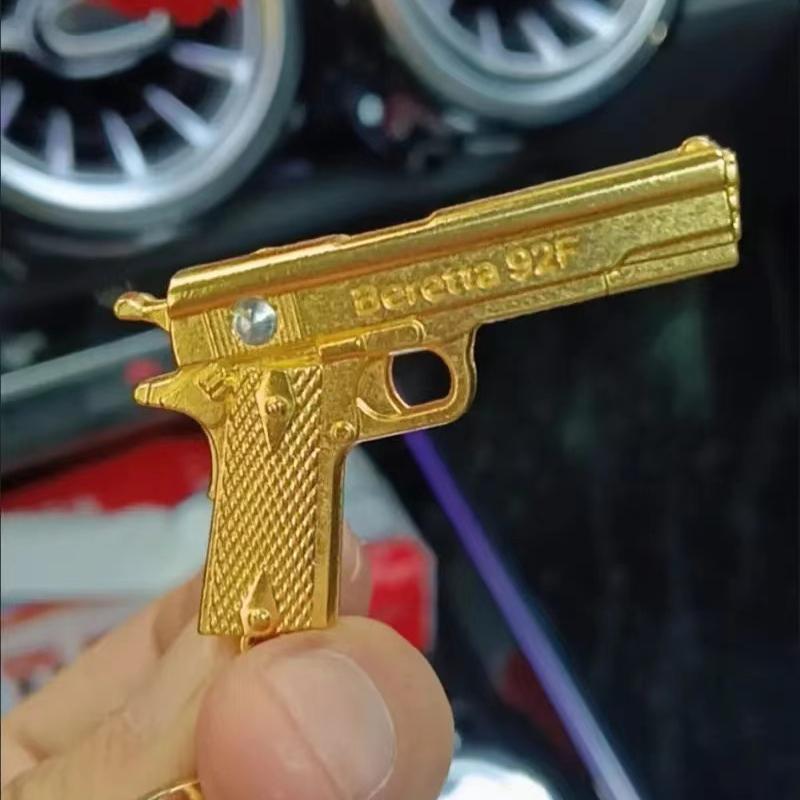 Брелок для ключей с пистолетом Desert Eagle, металлический кулон для ключей, автомобильный рюкзак, ключ для мужчин, женщин, пары, друзей, подарок, бутик