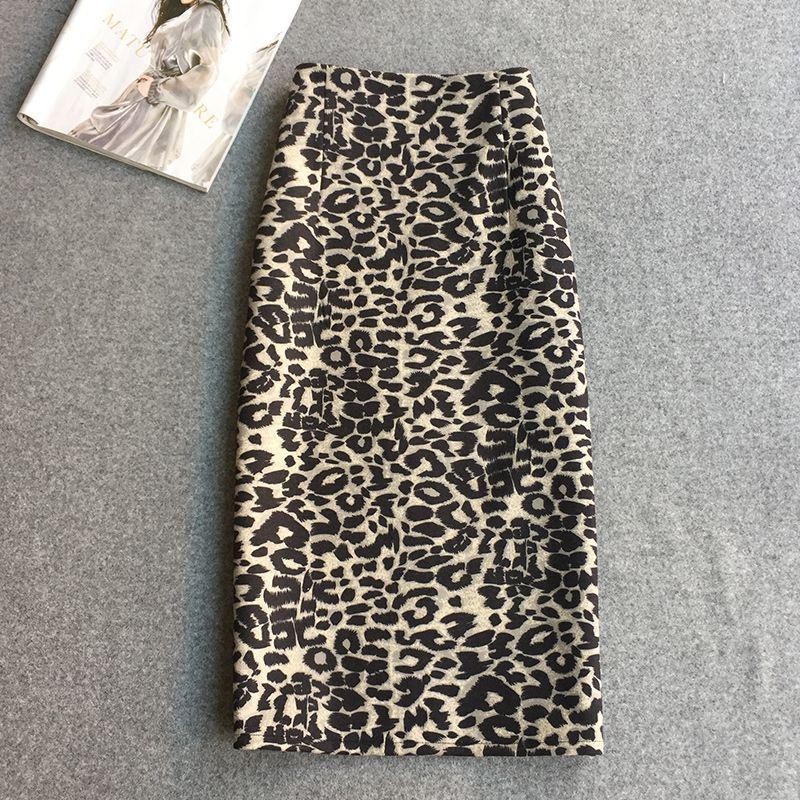 Короткая юбка из шерсти с леопардовым принтом для женщин - осень/зима 2025 г., высокая талия, облегающий А-силуэт, корейский стиль, универсальный дизайн в виде зонтика.