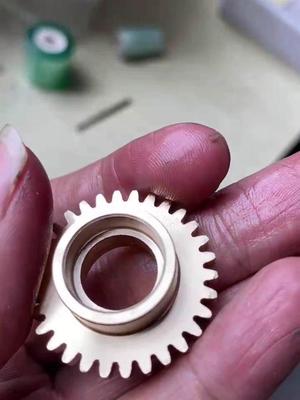 Изготовленная на заказ косозубая червячная рейка: 1 Модуль, Медь, 20-39 Зубьев