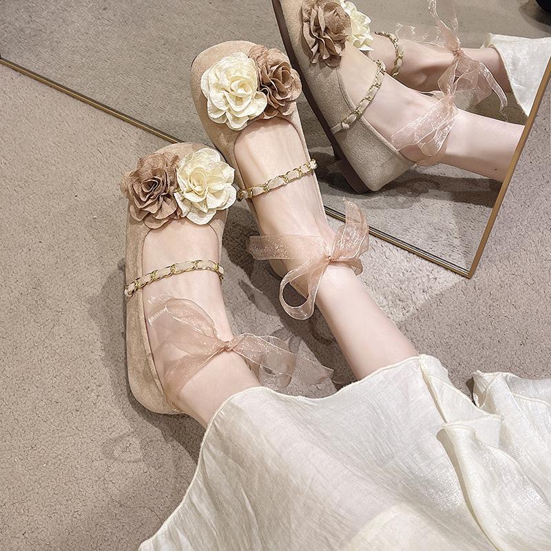Flower round head soft sole shallow mouth Mary Jane shoes women's 2025 new autumn word with retro French flat shoes