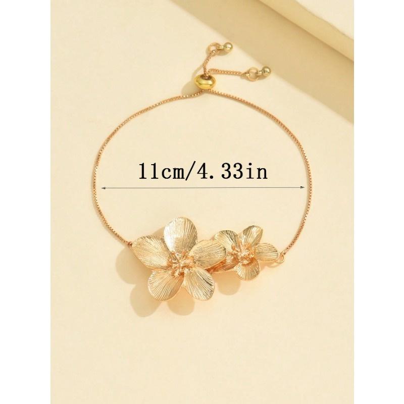 Простой браслет из белых бусин и искусственного жемчуга в виде морской звезды и ракушки, подходит для повседневной носки и отдыха.