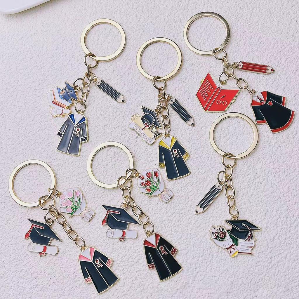 Брелок на тему выпускного вечера, брелок для ключей в виде мантии бакалавра, металлический брелок для украшения рюкзака и кошелька, студенческий подарок