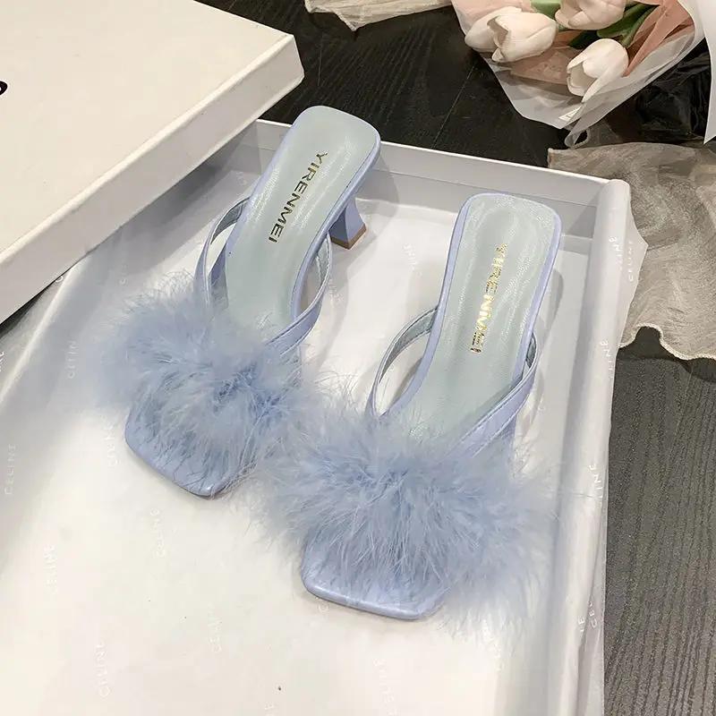 Модные уличные женские шлепанцы на каблуке и женские сандалии Высококачественные дизайнерские роскошные шлепанцы Шикарные элегантные маленькие размеры Тренд 2025 обувь