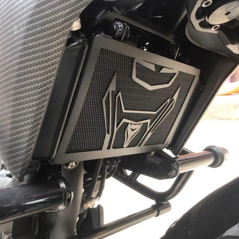 Накладка на решетку радиатора CFMOTO 250NK/300NK для моделей 2018-2020 гг.