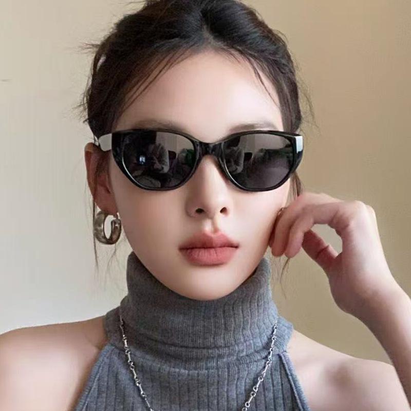 TR High-definition polarized cat-eye sunglasses for men and women, make the face appear smaller, with a high-end feel, UV protection, black frame