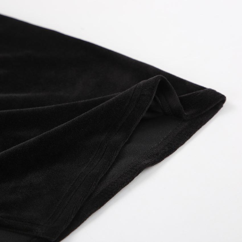 Элегантное облегающее платье-тубус из серебристого бархата с высоким воротником - Мода Осени 2024