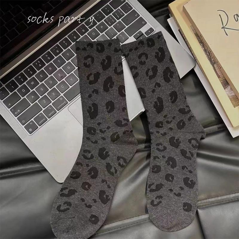 1 пара женских носков с леопардовым принтом, носки средней длины на все времена, новые носки с высокой талией, модные носки средней длины, женские носки