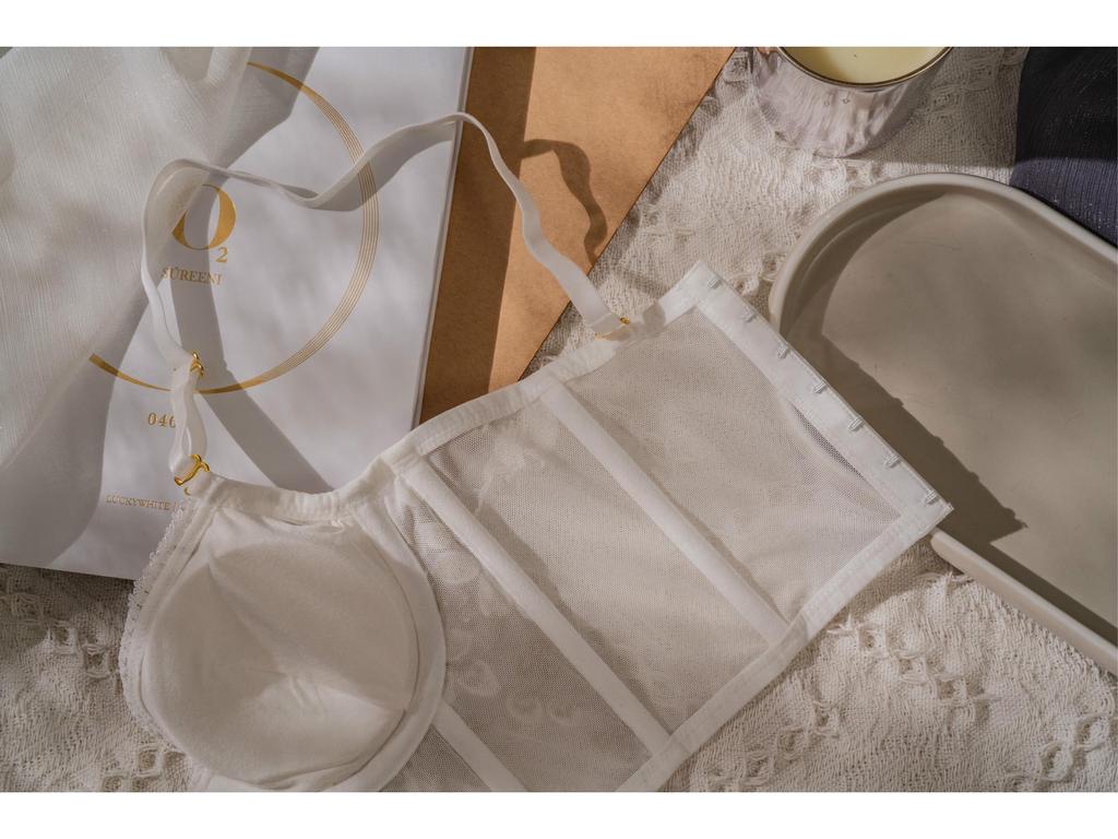 Комплект нижнего белья с французской вышивкой: Удлиненный корсетный топ-майка для женщин - стиль Pure Desire