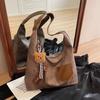 Premium Sense Large Capacity Tote Bag Women's New Autumn and Winter Versatile Fashion Shoulder Bag Niche Underarm Bag