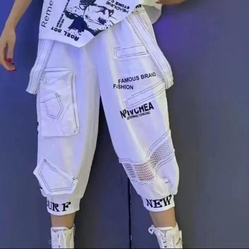 Женская летняя свободная футболка с короткими рукавами и неровным низом + брюки 7/8 с принтом букв, комплект из двух предметов