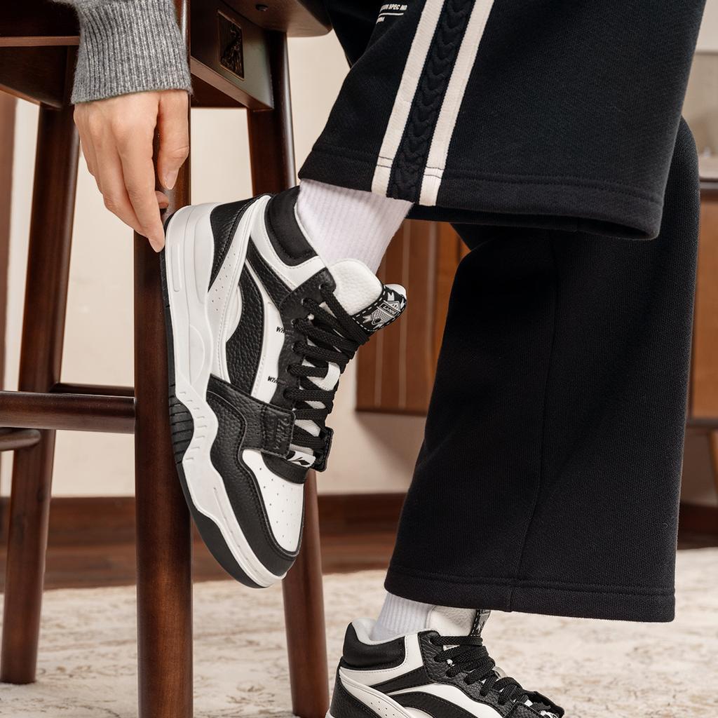 Li Ning Moon White HI Кеды для скейтборда Женские Средняя высота Черно-белые AGCU314-5