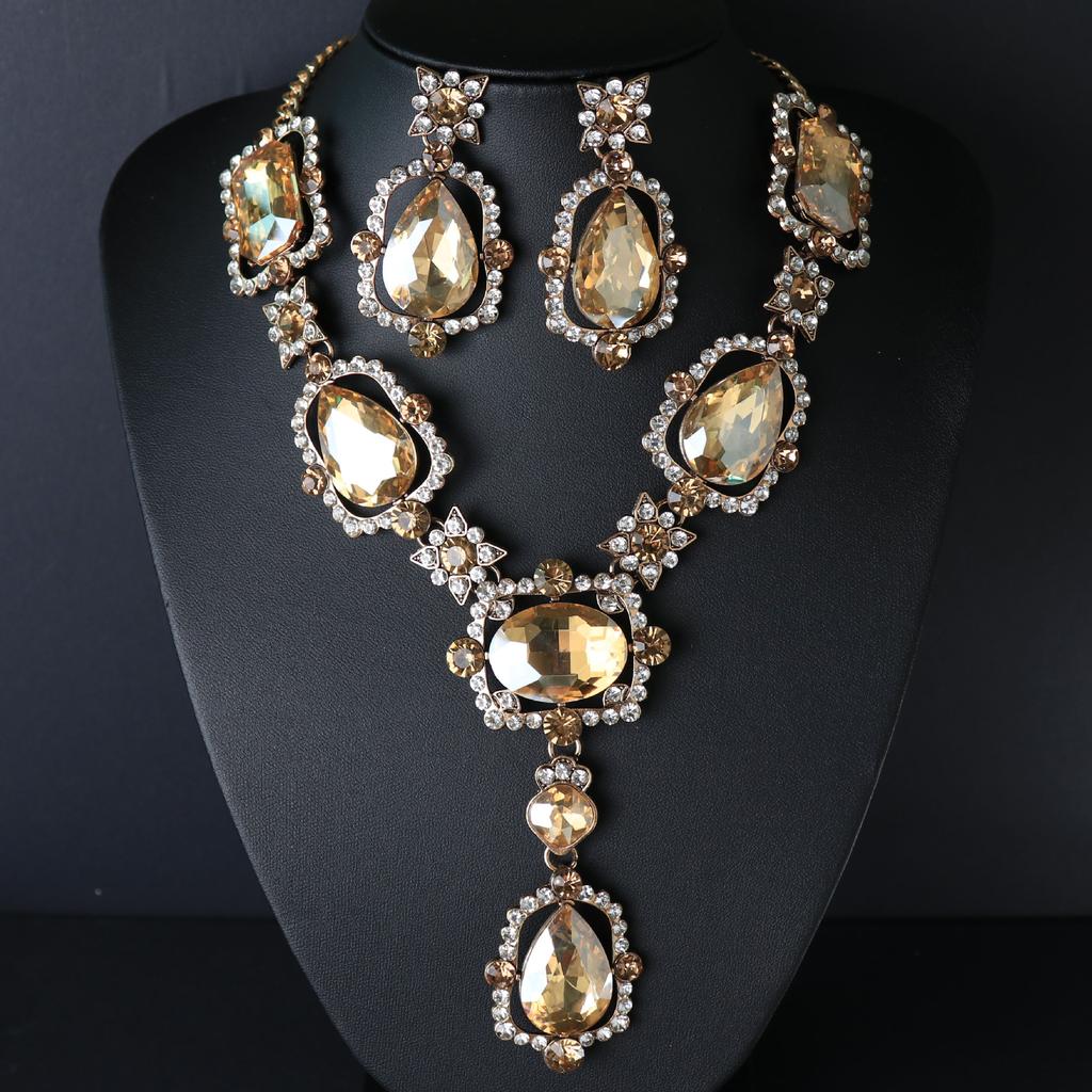 Комплект из ожерелья и серег, комплект из 2 предметов из сплава Court Temperament с кристаллами в стиле ретро