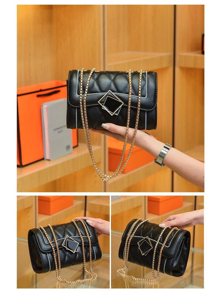 Женская стеганая сумка кроссбоди на цепочке с вышивкой в ромбовидный узор