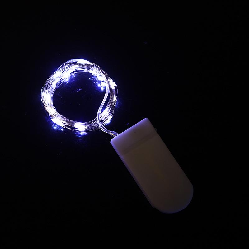 Светодиодная гирлянда: Маленькое медное проволочное украшение с батарейным блоком, идеально подходит для рождественского и наружного атмосферного освещения.