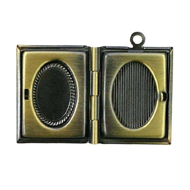 Изысканный кулон-медальон для фото с тонкой детализацией. Стильный аксессуар-держатель для фото для стильной повседневной носки.