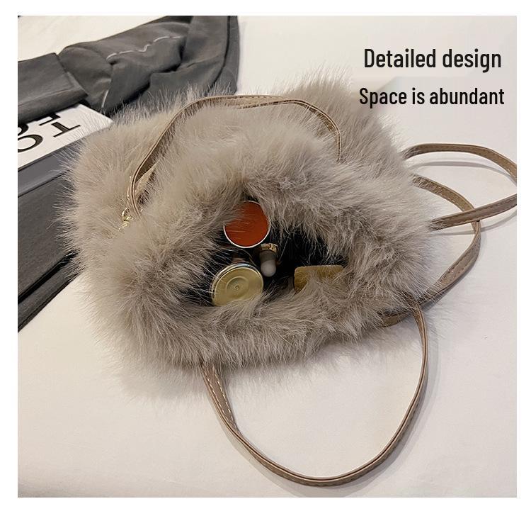Winter Plush Evening Crossbody Bag: High-Quality Women's Handbag & Versatile Shoulder Bag
