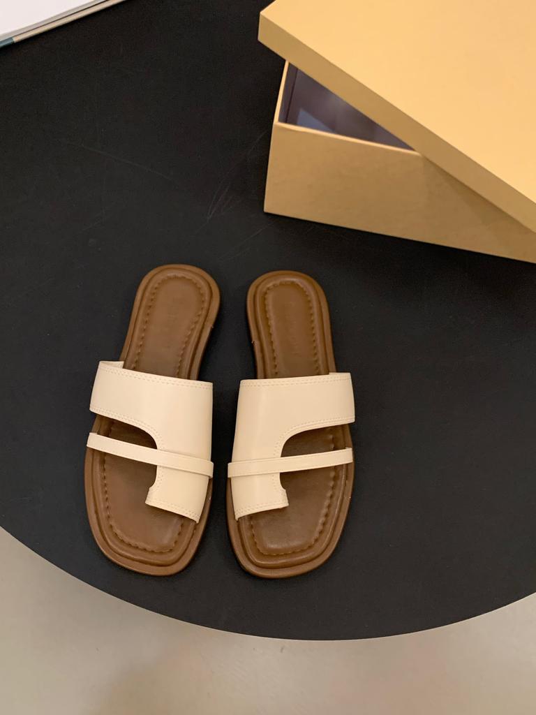 Cool Slippers Women's Shoes Summer Niche Flat-bottomed Retro Toe Wear 2024 New Summer Soft-soled Beach Sandals