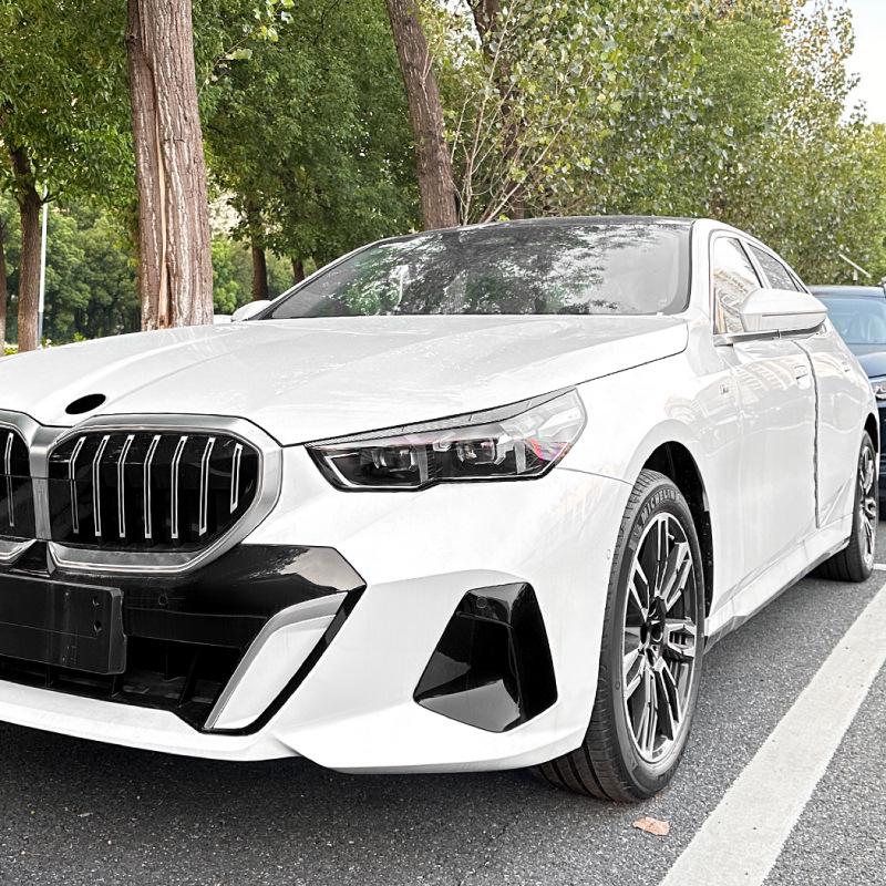 Наклейки «Брови» на фары для BMW 5 серии / i5 G60 G61 2024+ Декоративные элементы экстерьера