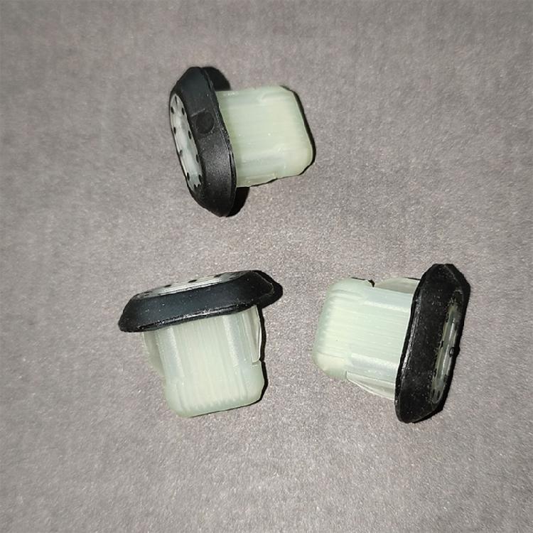 Sturdy Plastic Car Door Trim Clips Reliable Fastening Solution For Interior Components 7703081232