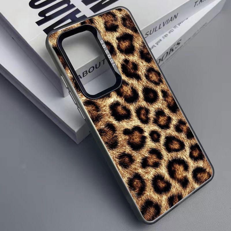 For Samsung Galaxy S24 S23 Ultra Plus FE S25 S22 Ultra Plus S21 FE Laser Phone Case Fashion Brown Leopard Shockproof Back Cover