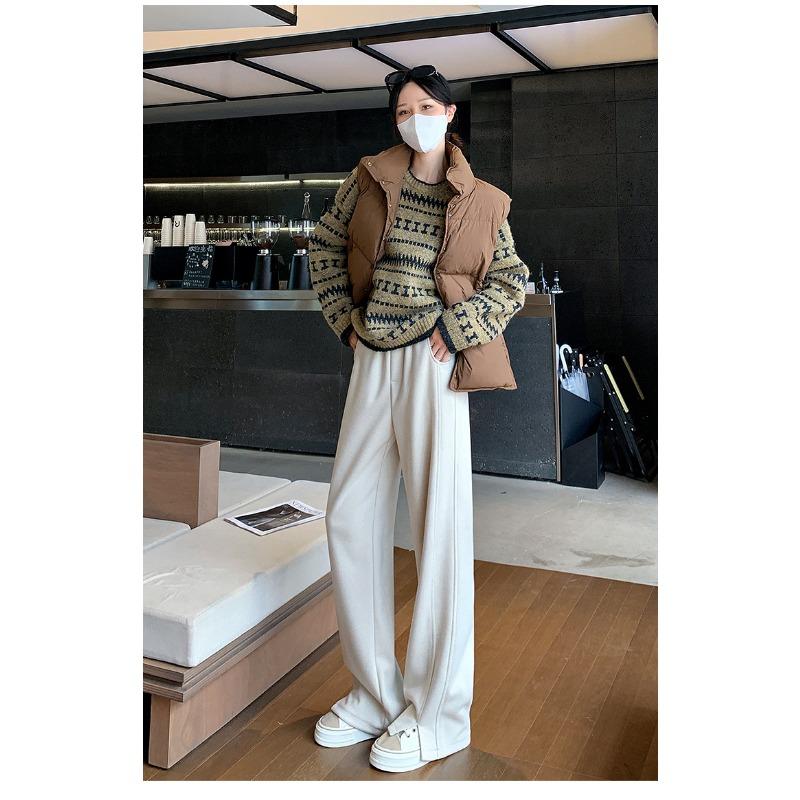 Флисовые брюки прямого покроя с узором «елочка» и широким вырезом