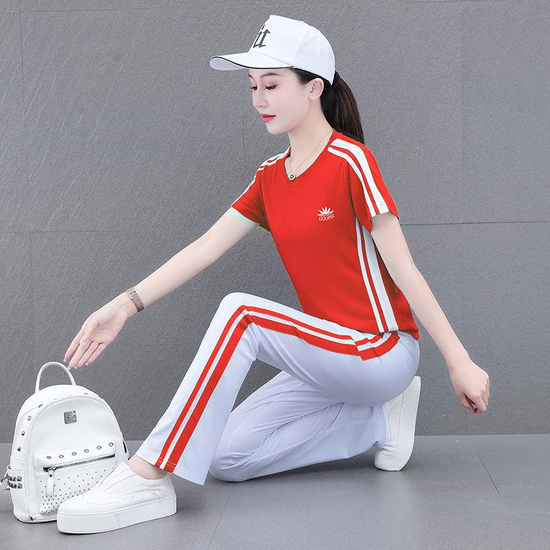 Лето 2025 г. Женский спортивный комплект свободного кроя Ice Silk - Повседневная мода, два предмета с короткими рукавами