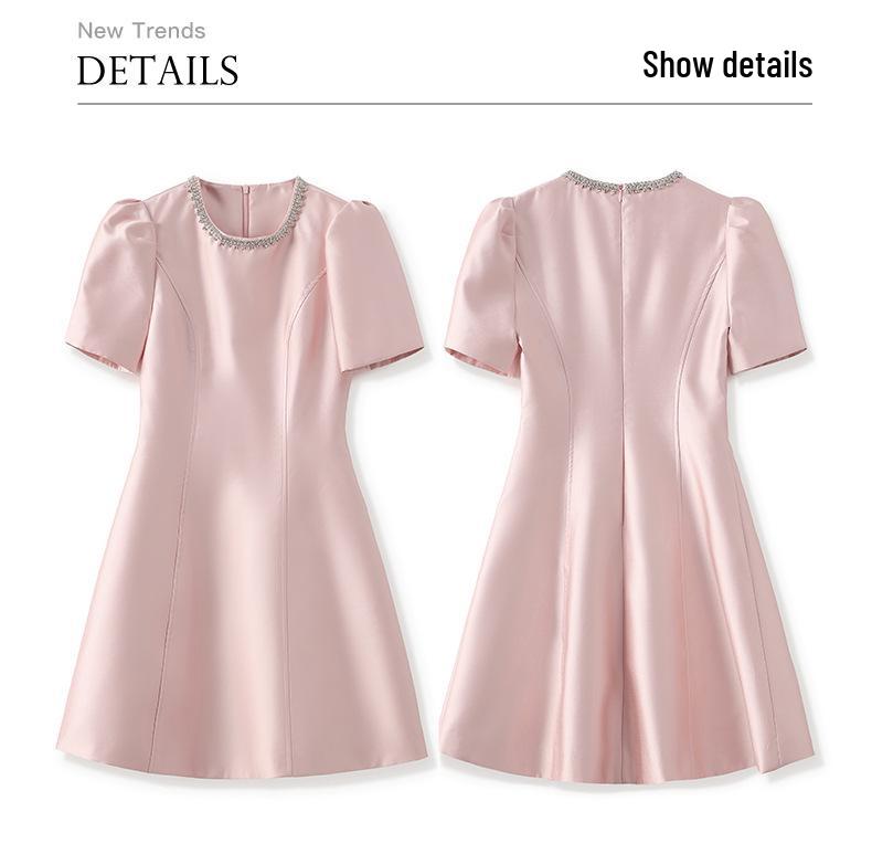 Платье-мини с шипами и бриллиантами, приталенное, для светской львицы