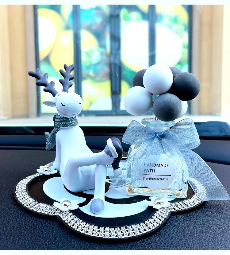 Luxury Diamond Pearl Aromatherapy Deer Ornament for Car Interior - Elegant Unisex Design