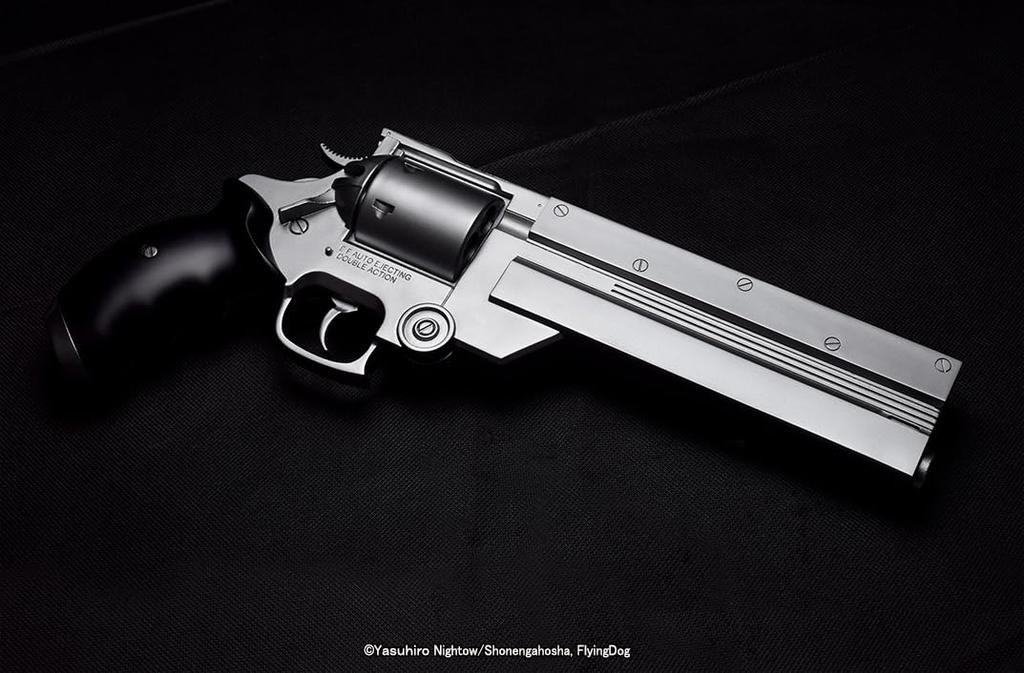 Водяной пистолет Fullcock Realfoam, Том. 18, Пистолет Ваша из телесериала Trigun. Окрашено в цвет «Железный серебристый». Приблизительно 330 мм в длину. Изготовлен из АБС-пластика.