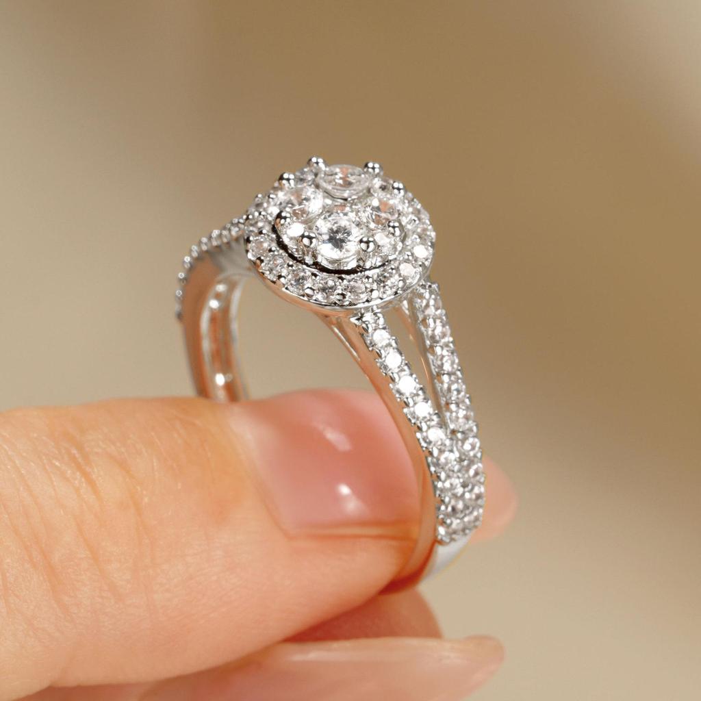 Женское кольцо с широким ободком и микропаве из цирконов - Модное, Роскошное, Трендвое Заявление