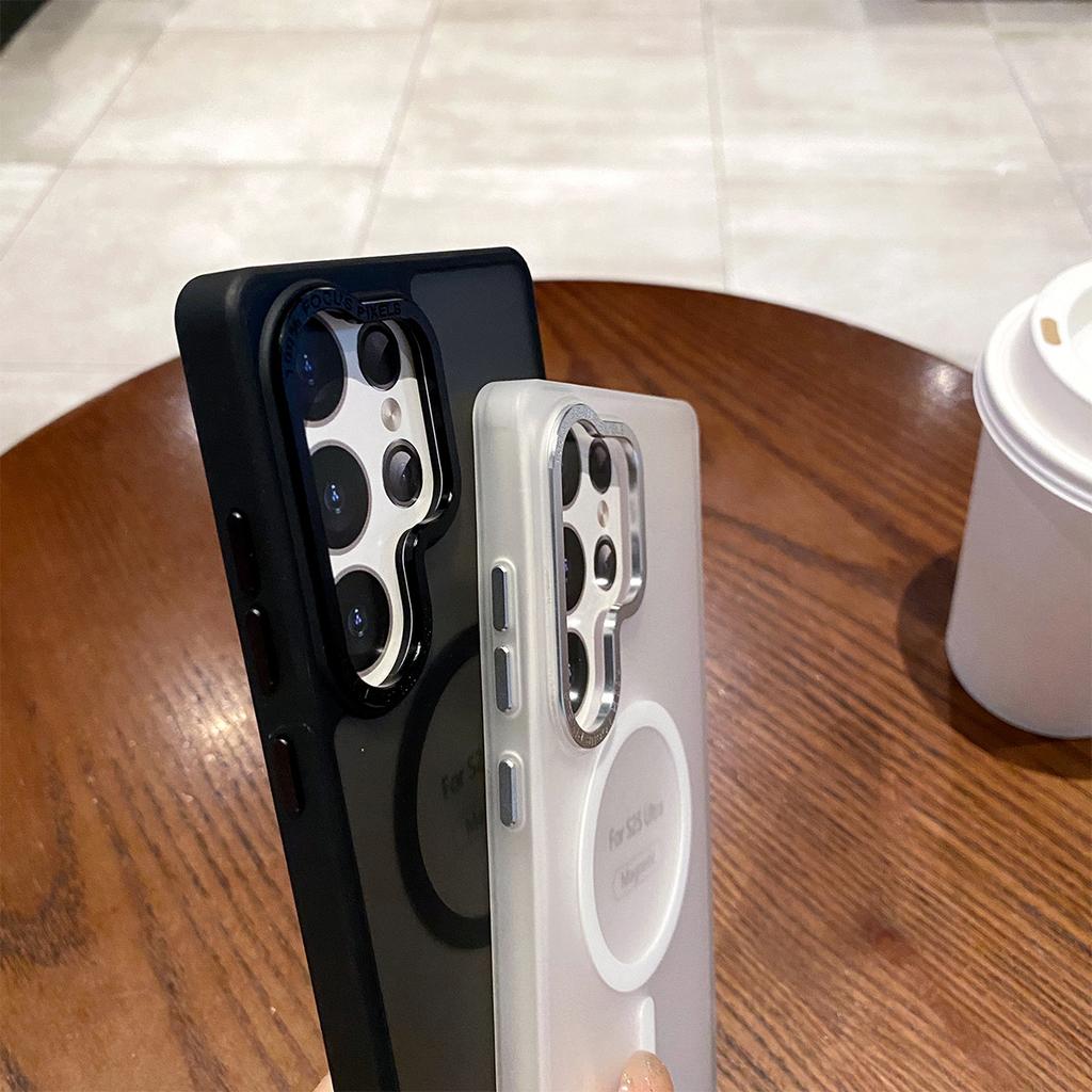 Hardware Camera Frame Frosted Skin Magnetic Phone Case for Apple 16pro Simple High-end Magnetic Phone Case New Style