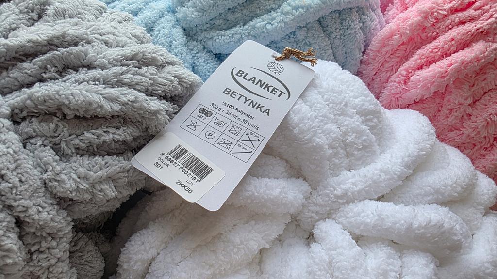 Thick blanket yarn 300g for Chenille blanket for fingering gray 325