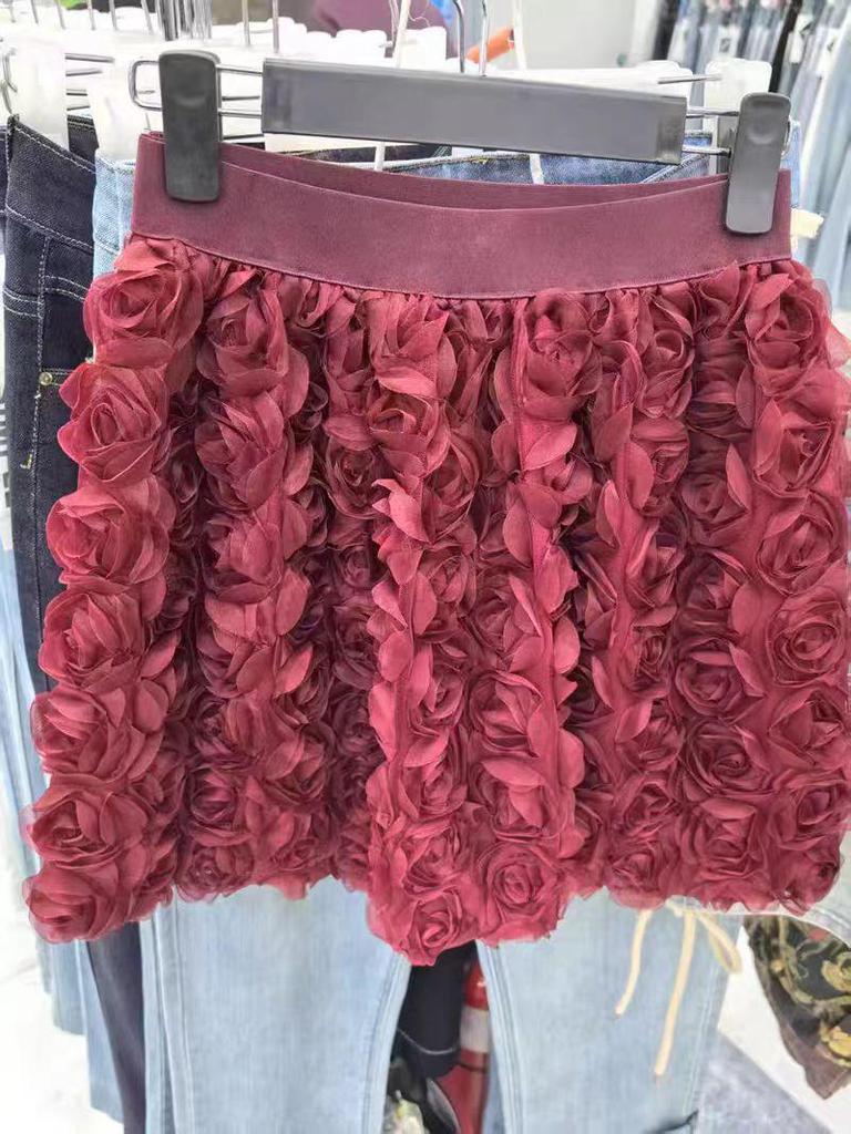 Женская европейская и американская A-силуэтная юбка с 3D-розами: Элегантная короткая юбка для похудения