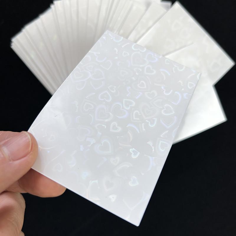 50 шт./лот 61*91 мм сердце любовь лазерная мигающая карта рукава протектор для держателя фотокарт голографическая фольга защитная пленка