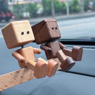 Деревянная фигурка трясущегося человечка, украшение для автомобиля, маленькие сувениры, фигурка робота с качающимися ногами, милый деревянный человечек, хорошее креативное украшение для автомобиля, подарки