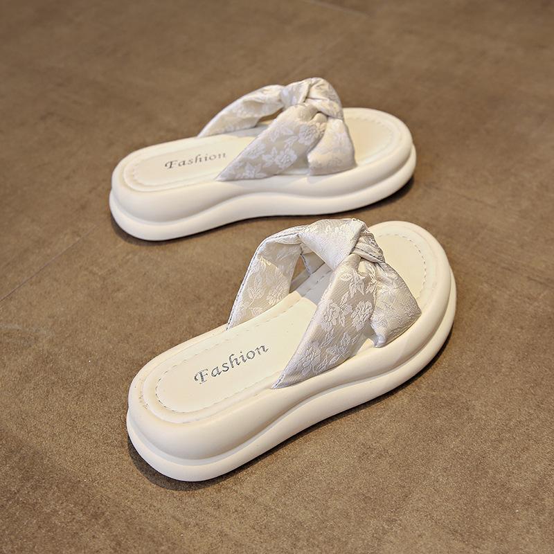 Платформа интернет-знаменитости тапочки женские 2025 лето новинка корейская версия сказочный стиль плоская подошва средний каблук мода для улицы крутые тапочки женские