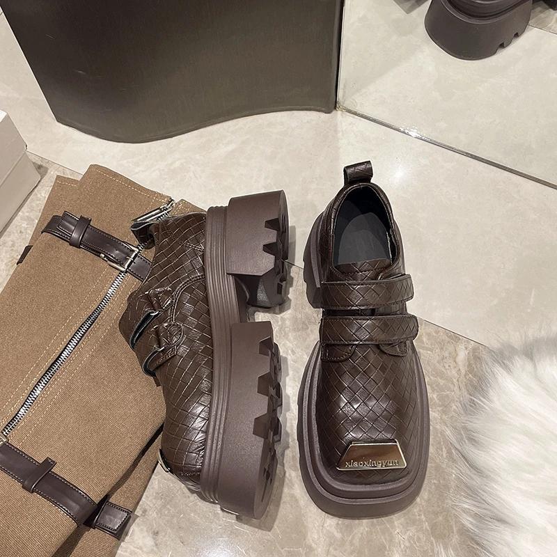 Модные туфли на плоской подошве, туфли на платформе, женская весенняя новая повседневная обувь 2024 года, дизайнерская модная брендовая обувь для прогулок из кожи