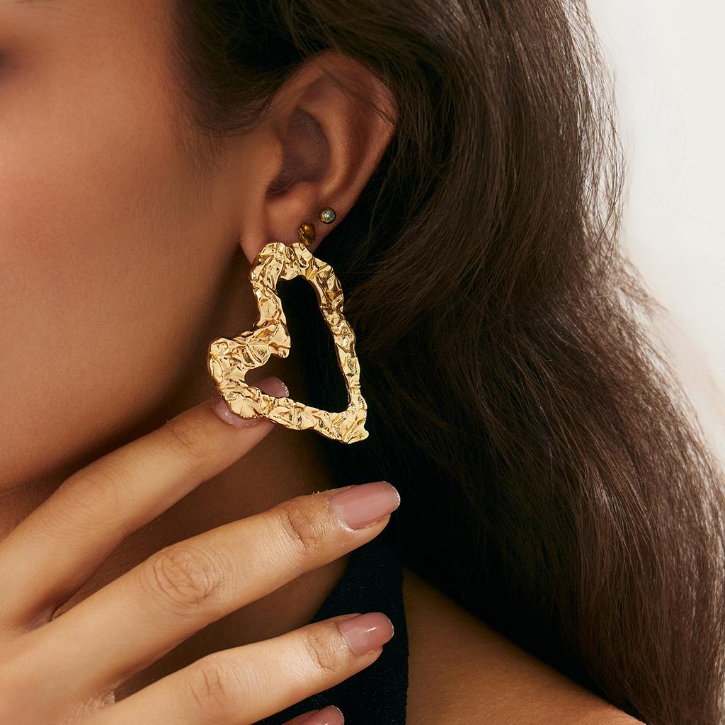 Salircon Exquisite Gold Color Heart Stud Earrings Women 2026 Trendy Irregular Wrinkled Geometric Hollowout Metal Earring Jewelry