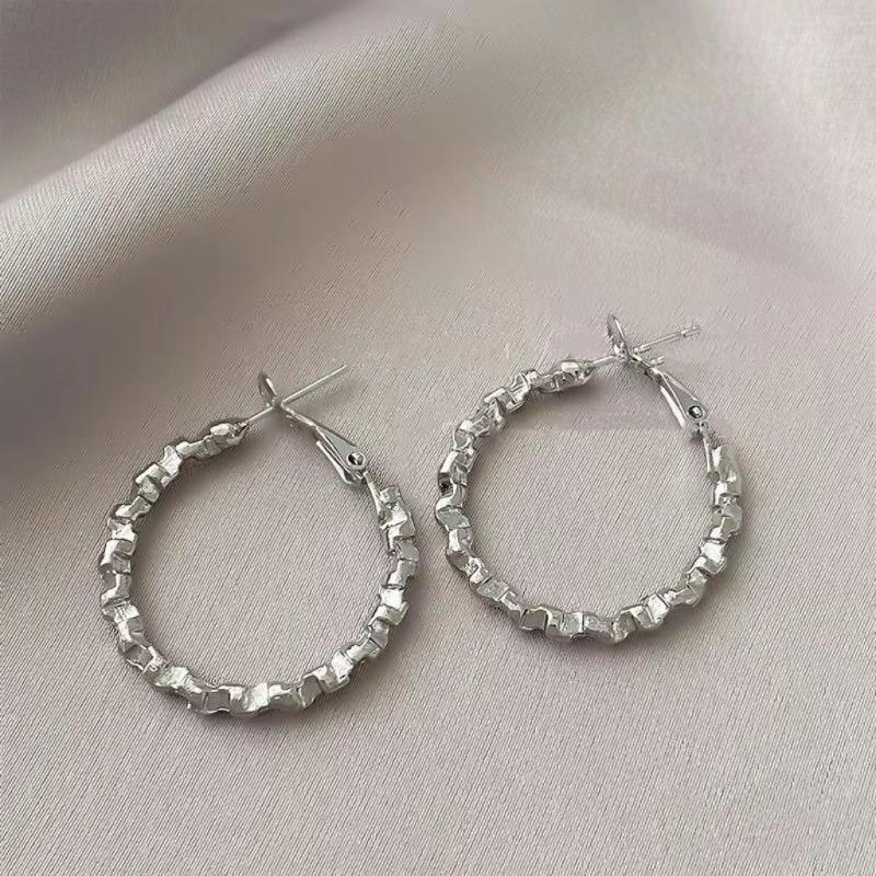 Серебряная игла, покрытие из настоящего золота, металлические геометрические серьги-гвоздики, серьги в стиле темпераментный холодный ветер, легкая роскошь, летние высококлассные серьги