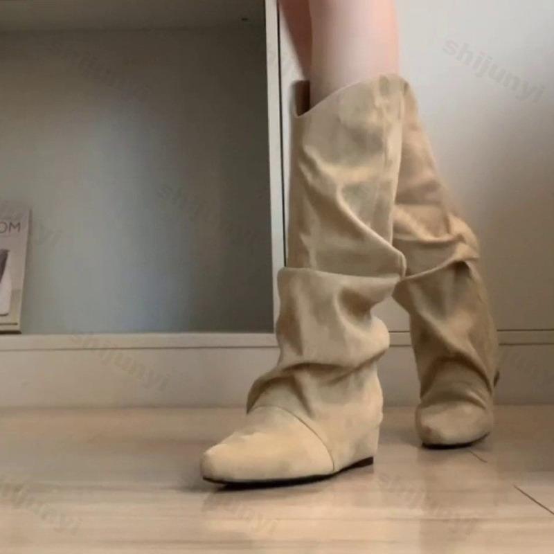 Женские ботинки с острым носом до середины икры 2026 Осень Новая мода Челси Ботинки Увеличивающие высоту Стельки Ретро Готика Mujer Botas