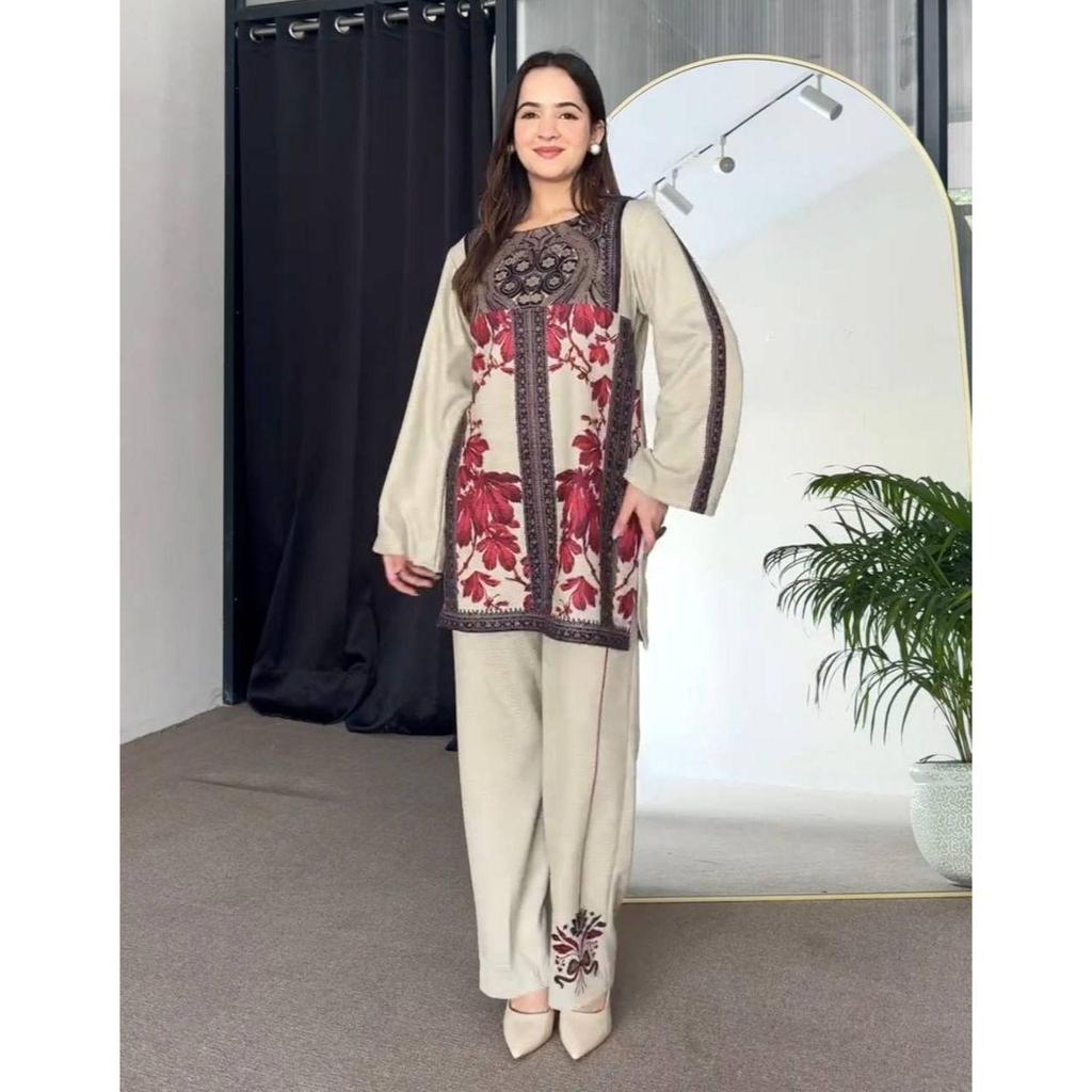 *Launching New Đěsigner Party Wear Look Pur Natural Crepe Top&plazzo Co-ords Set*