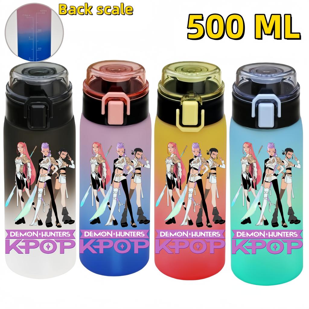 KPop Охотники на демонов Спортивная бутылка для воды Портативная герметичная пластиковая чашка с мерной шкалой Для активного отдыха Фитнес 500 мл с для детей Дружелюбная Развлекательная Веселая Игра