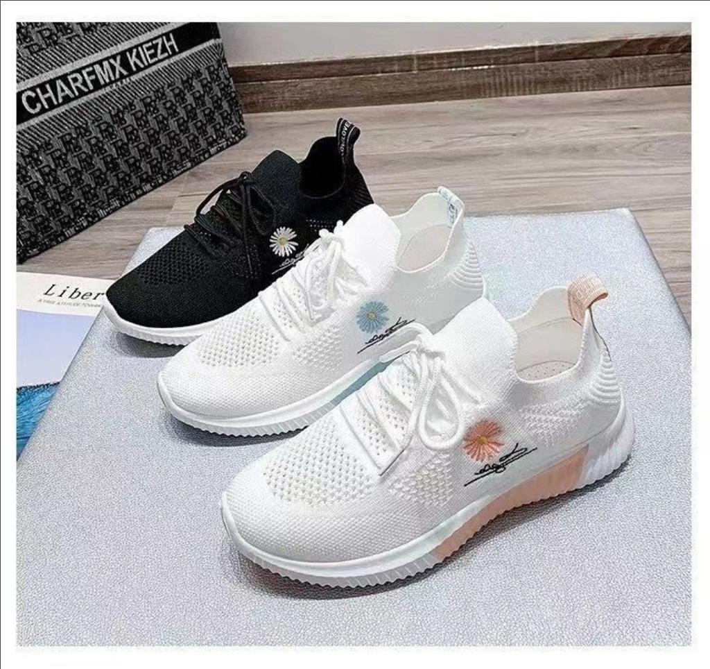New Women's Breathable Low Cut White Shoes with Soft Soles for Spring and Summer Fly Woven Casual Women's Shoes