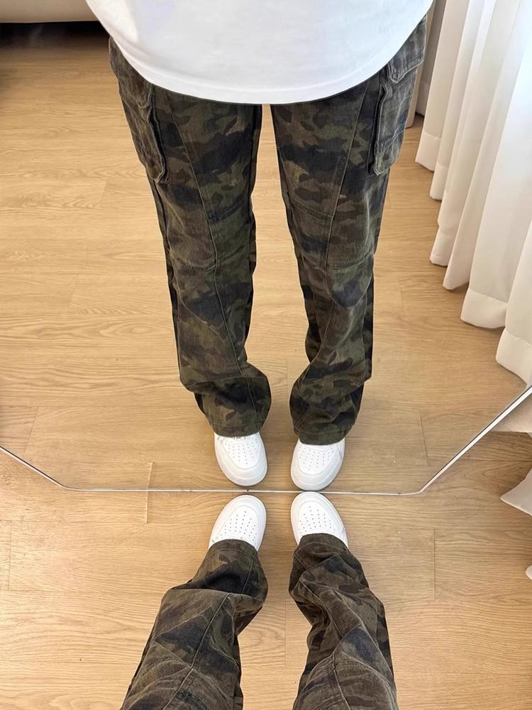 Мужские зимние узкие камуфляжные джинсы-карго bootcut с прямым кроем и бархатной подкладкой.