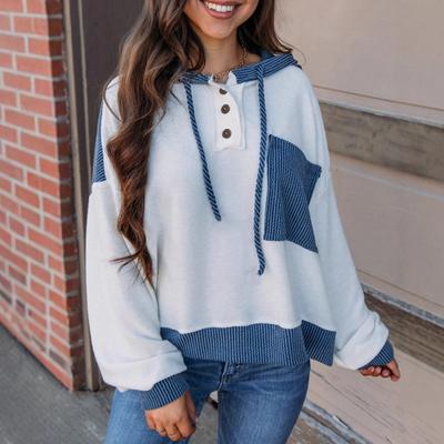 Осенняя женская толстовка с капюшоном и контрастными карманами