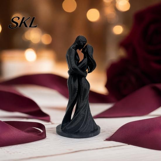 3D Molded Couple Art Printed Black & White Hugging Statue, Minimalist Modern Sculpture with Abstract Embrace Statue Form, Romantic Desk Decor