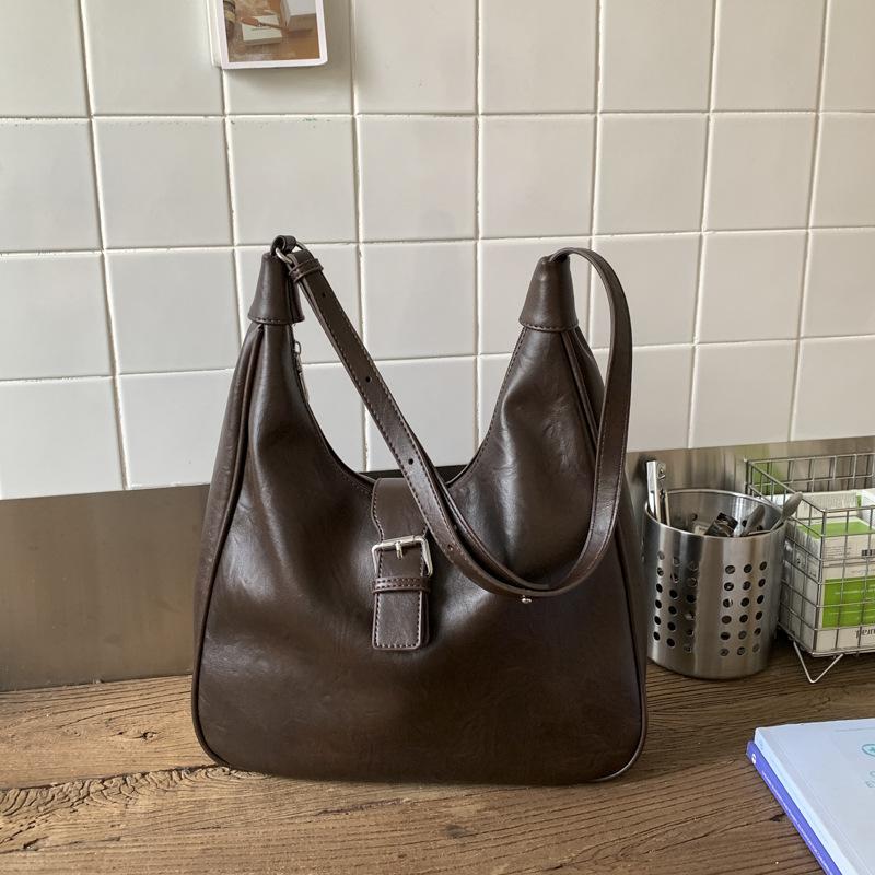 Премиальная сумка женская 2025 новая осенне-зимняя ретро на плечо сумка-тоут для поездок большой вместимости женская сумка