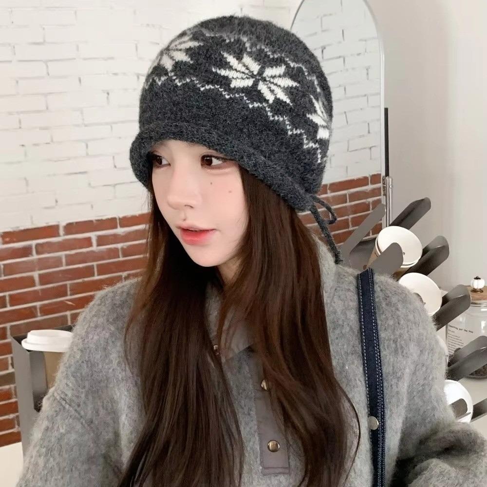 Wool Knitted Beanie Hat Snowflake Warm Knitted Cap Classic Winter Cold Hat Women's Fashion